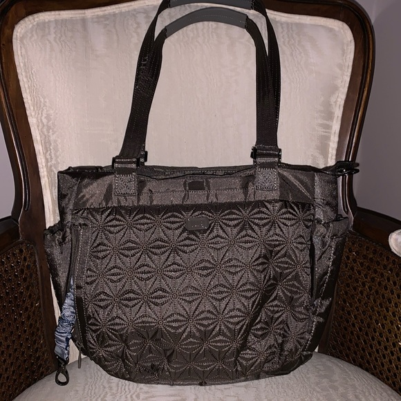 Lug Scuttle RFID Tote - Picture 2 of 12